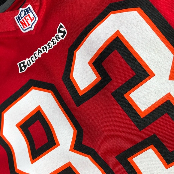 Johnson Nike Buccaneers Jersey - Picture 4 of 6